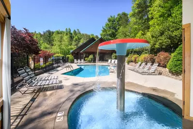 LAZY DAZE LODGE