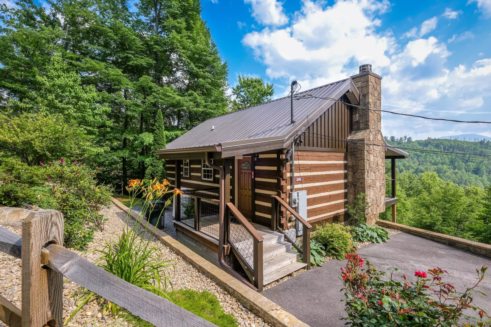 NESTLED INN
