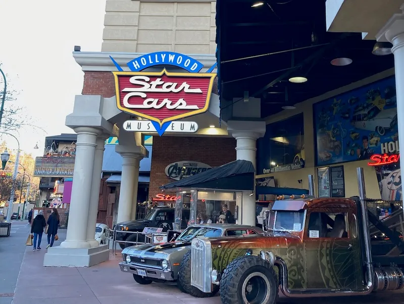 gatlinburg attraction detals - hollywood star cars